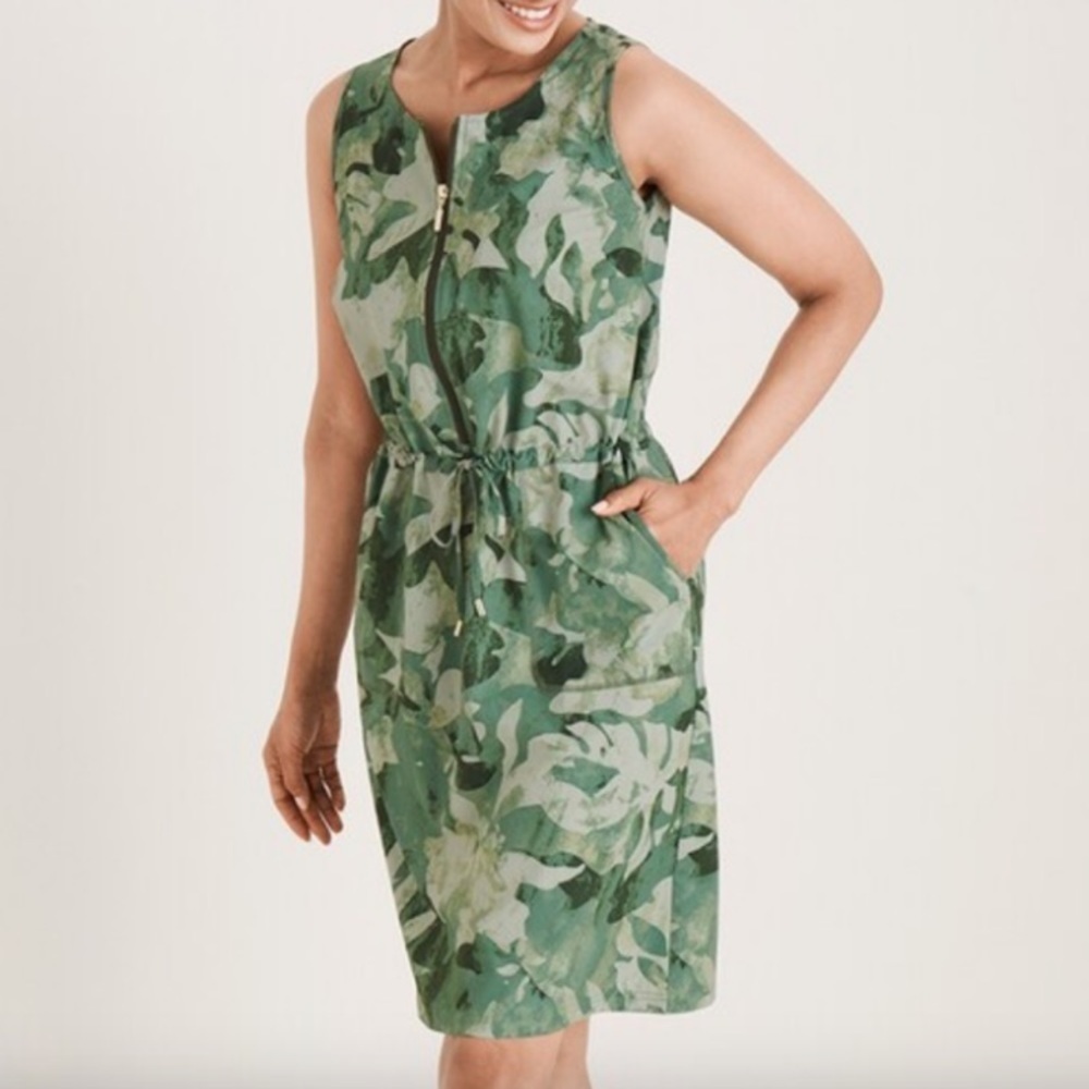 Chico's Chic360  Leaf Camo Print Lightweight Stretch Size Small